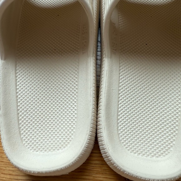 Cream Plastic Slides - Picture 2 of 3